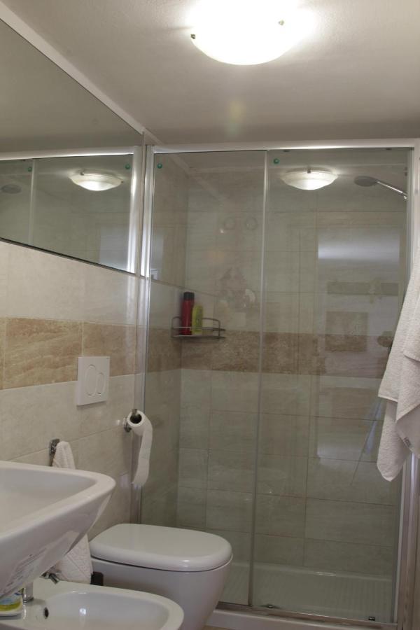 Villa Chiara Affitta Camere Carrara Kültér fotó