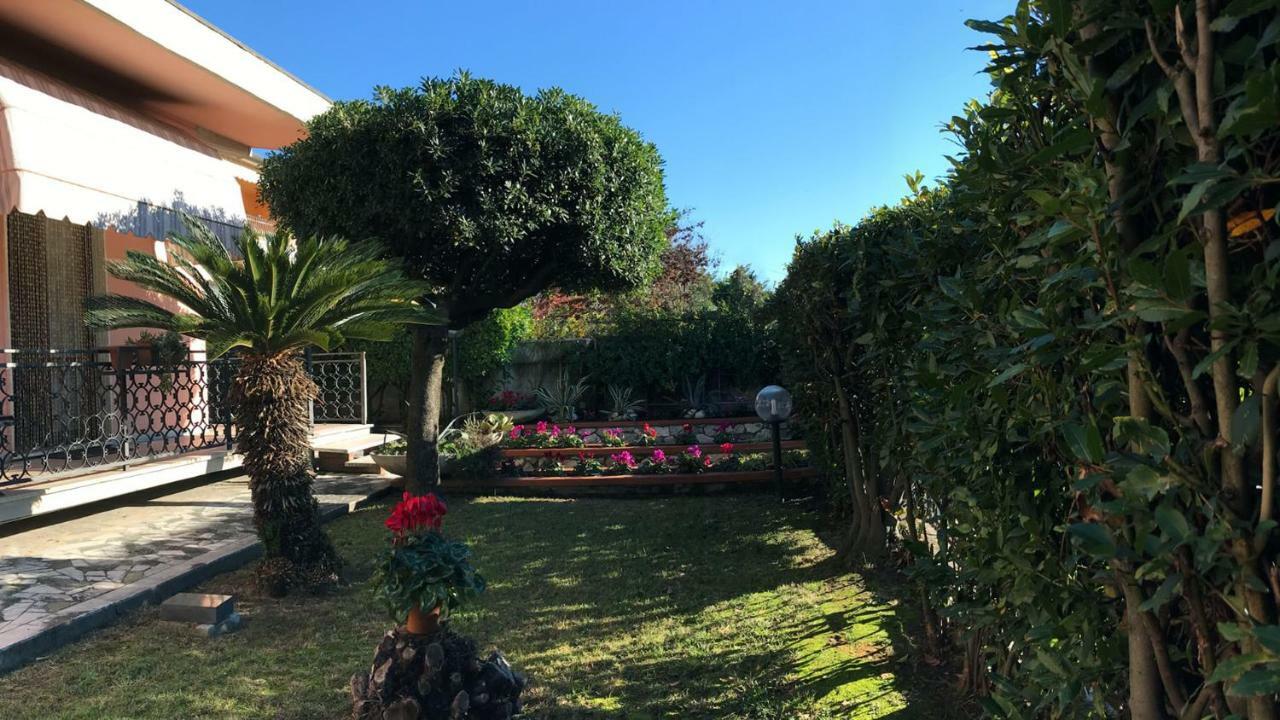 Villa Chiara Affitta Camere Carrara Kültér fotó