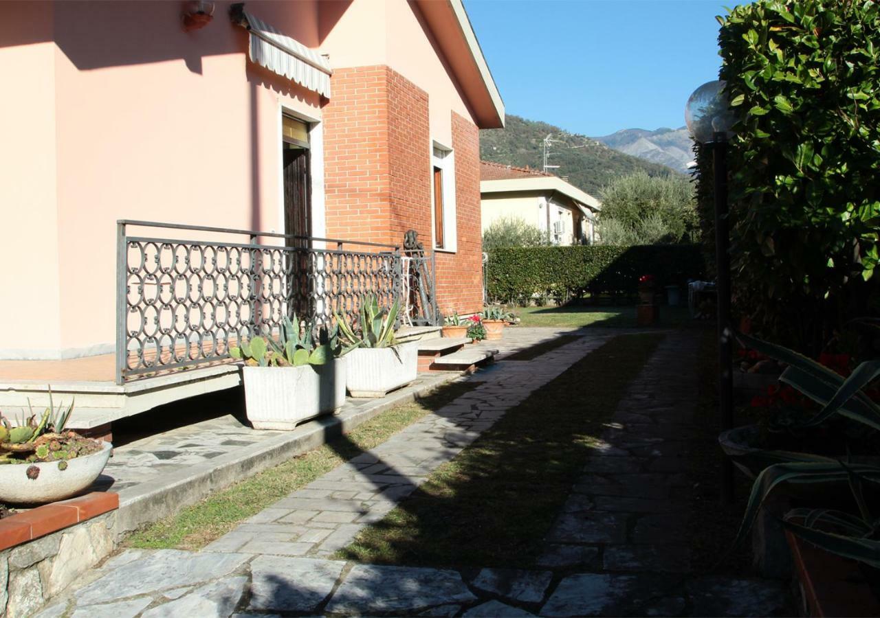 Villa Chiara Affitta Camere Carrara Kültér fotó